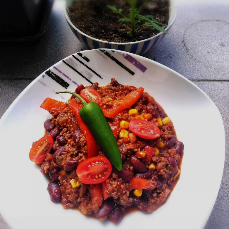 Použitý recept na chilli con carne s fazolemi a zeleninou.