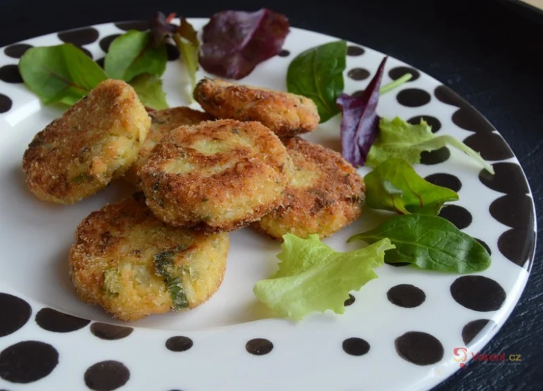 Cauliflower patties with greens