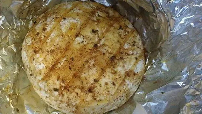 Baked brie cheese with spices
