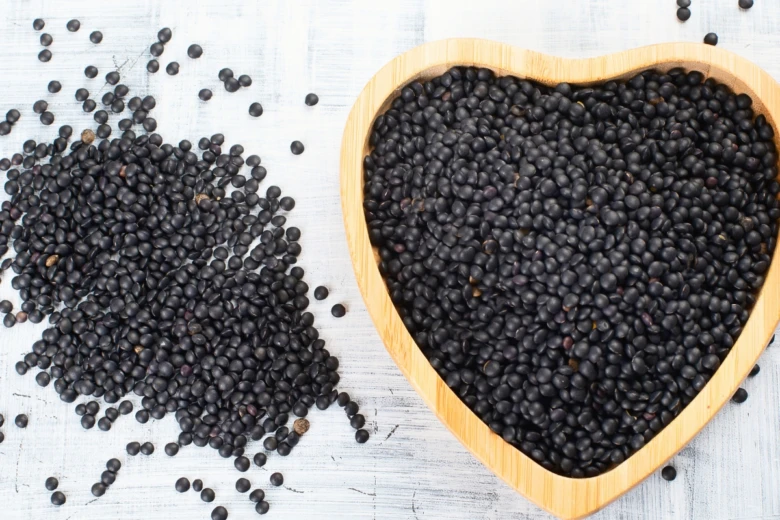 Black lentils and beluga beans
