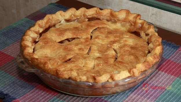 Baked apple pie in glass dish