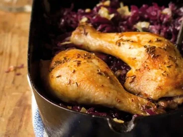 Roasted chicken with red cabbage
