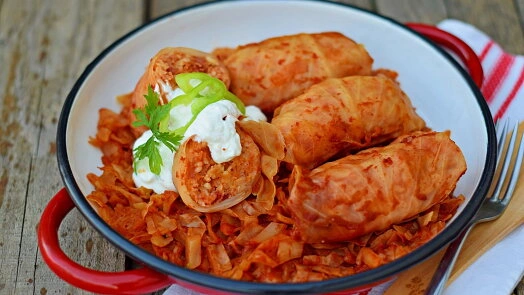 Stuffed cabbage rolls with sauce