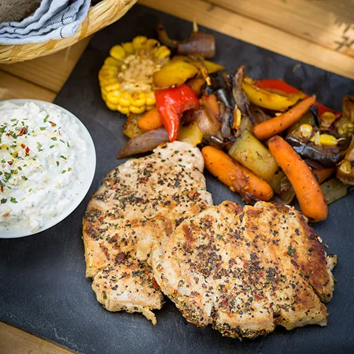 Grilled pork chops with vegetables