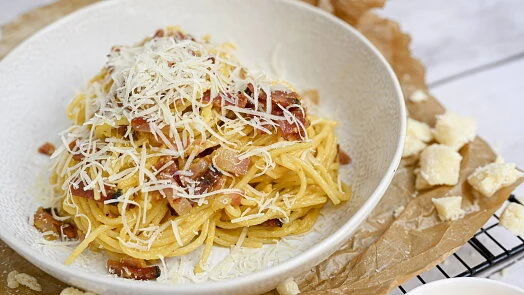 Spaghetti carbonara dish