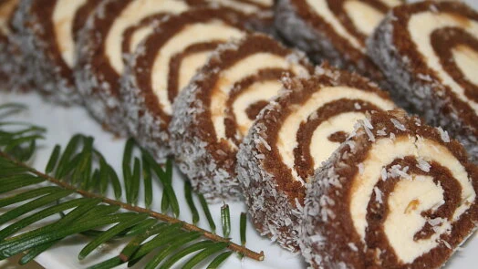Coconut roll slices