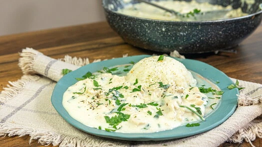 Chicken with cream sauce and rice